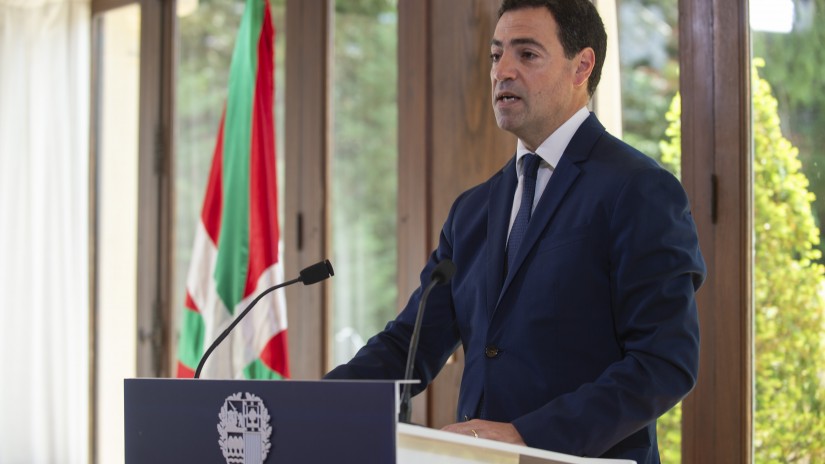 Lehendakariak “pertseberantzia” eta “autoexijentzia” eskatu die bere sailburuei gizartearen eskaerari erantzuteko beren lanean Lehendakariak “pertseberantzia” eta “autoexijentzia” eskatu die bere sailburuei gizartearen eskaerari erantzuteko beren lanean